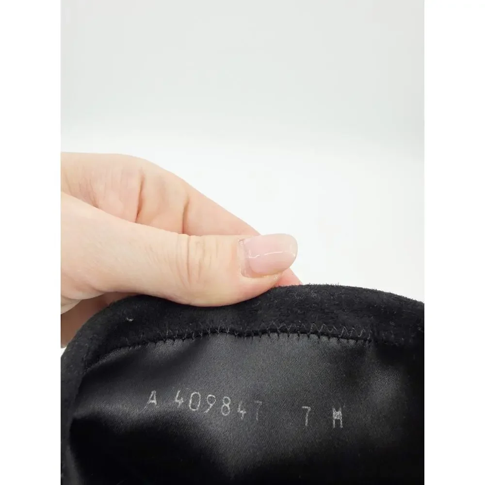 Stuart Weitzman brand stuart